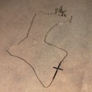 ❤️‍🔥10/$10❤️‍🔥 Silver Mini Cross Necklace